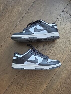 Nike Panda Dunks